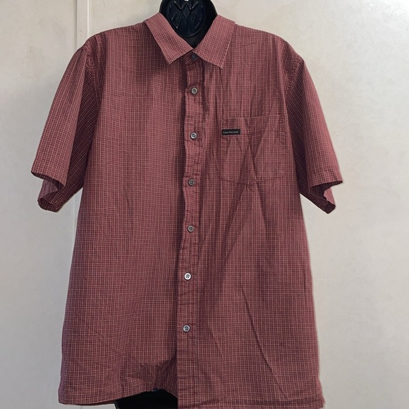 CK Mens button up plaid maroon short sleeve shirt. No call outs smoke free home. - Picture 7 of 7